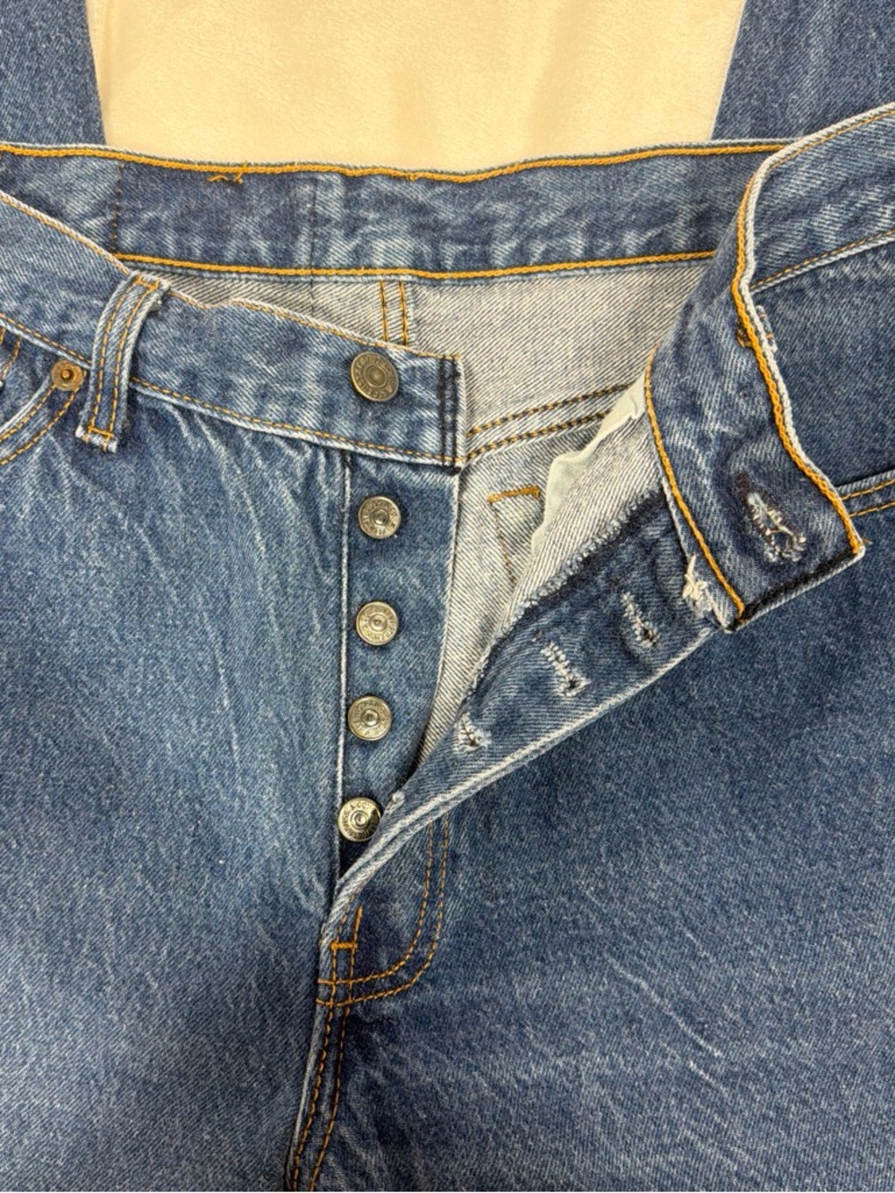 ✨ RARE VINTAGE 1997 MADE IN USA LEVI’S 17501 JEANS ✨ - Picture 3 of 8